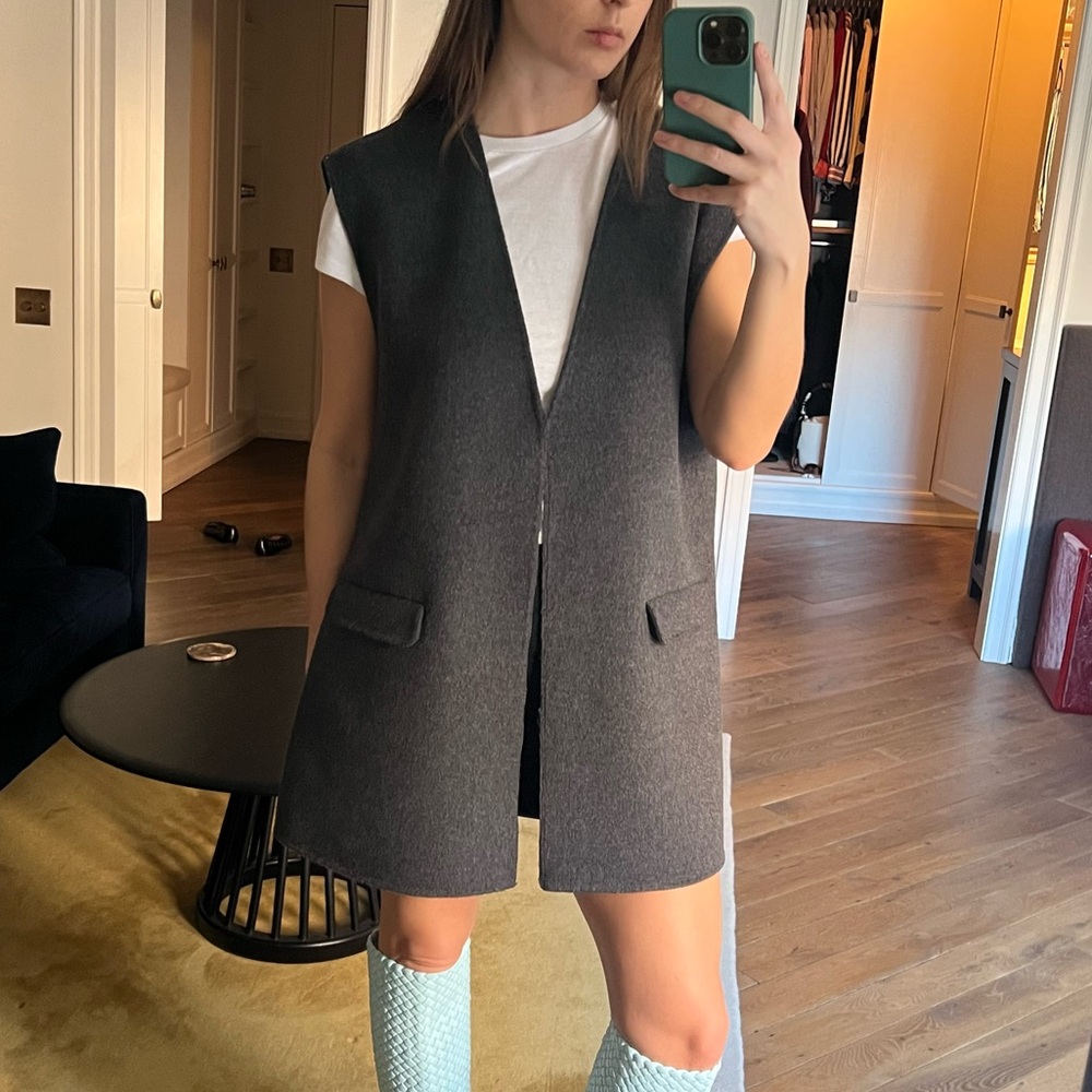 Toteme grey sleeveless jacket